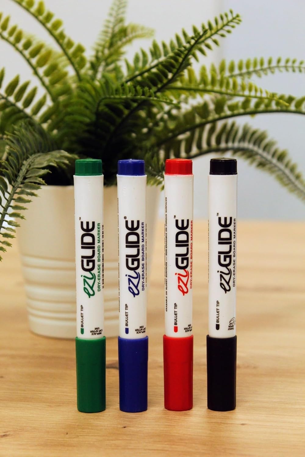 Assorted Bullet Tip Drywipe Whiteboard Pens, Pack of 4 Assorted Colour Markers, No Residue Ink, Hard-wearing Fibre Medium Bullet Tip Dry Wipe Pen, Black, Red, Blue and Green